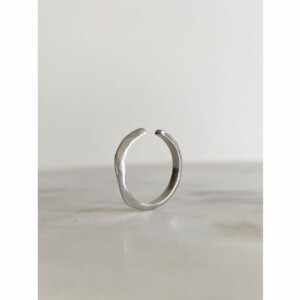 figシルバーイヤーカフ　gentle wave 幸せのリズム　SV925