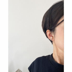 figシルバーイヤーカフ装着画像　gentle wave 幸せのリズム