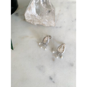 マザーオブパールとパールの天然石ピアス