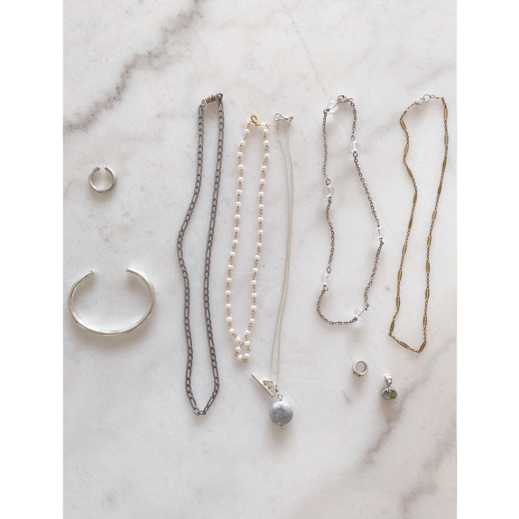 天然石とチェーンネックレス、シルバーバングル、イヤーカフ