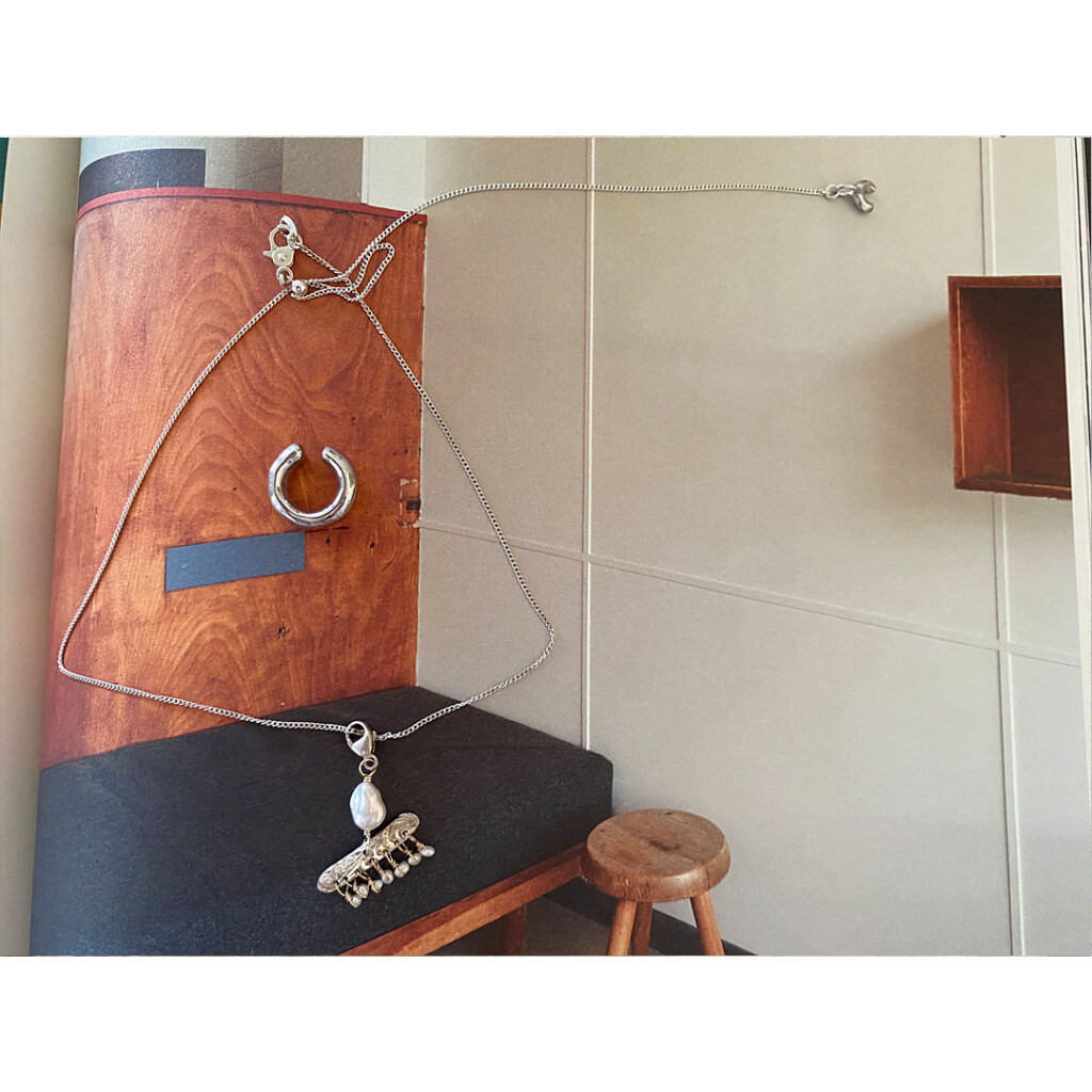 fig|パールとシルバーのネックレス