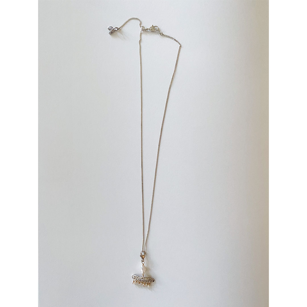 fig|パールとシルバーのネックレス