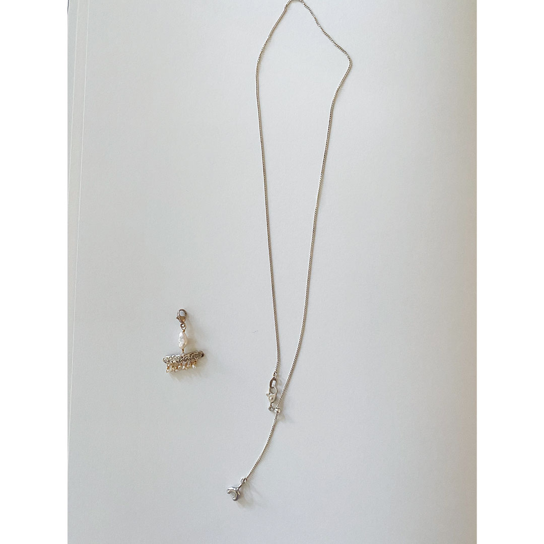 fig|パールとシルバーのネックレス