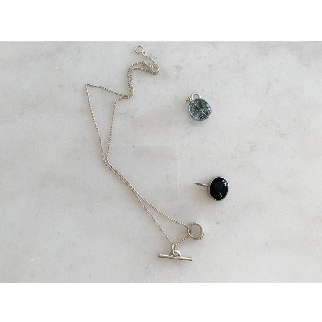 fig|天然石ペンダントトップとシルバーのネックレス