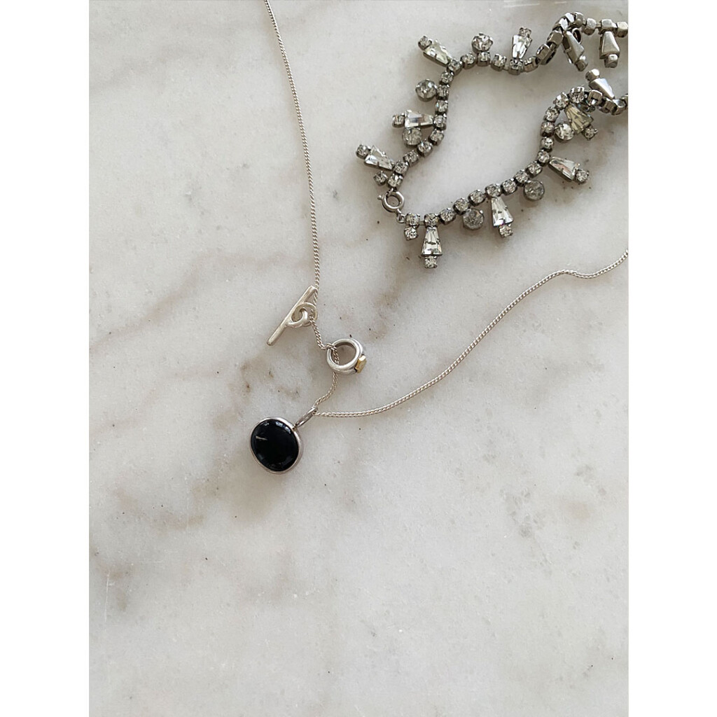 fig|モリオンのペンダントトップとシルバーのネックレス