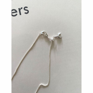 フリーアジャスターのシルバーチェーンネックレス留め具