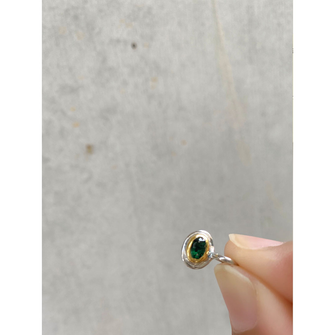 エメラルドのシルバーペンダントトップ