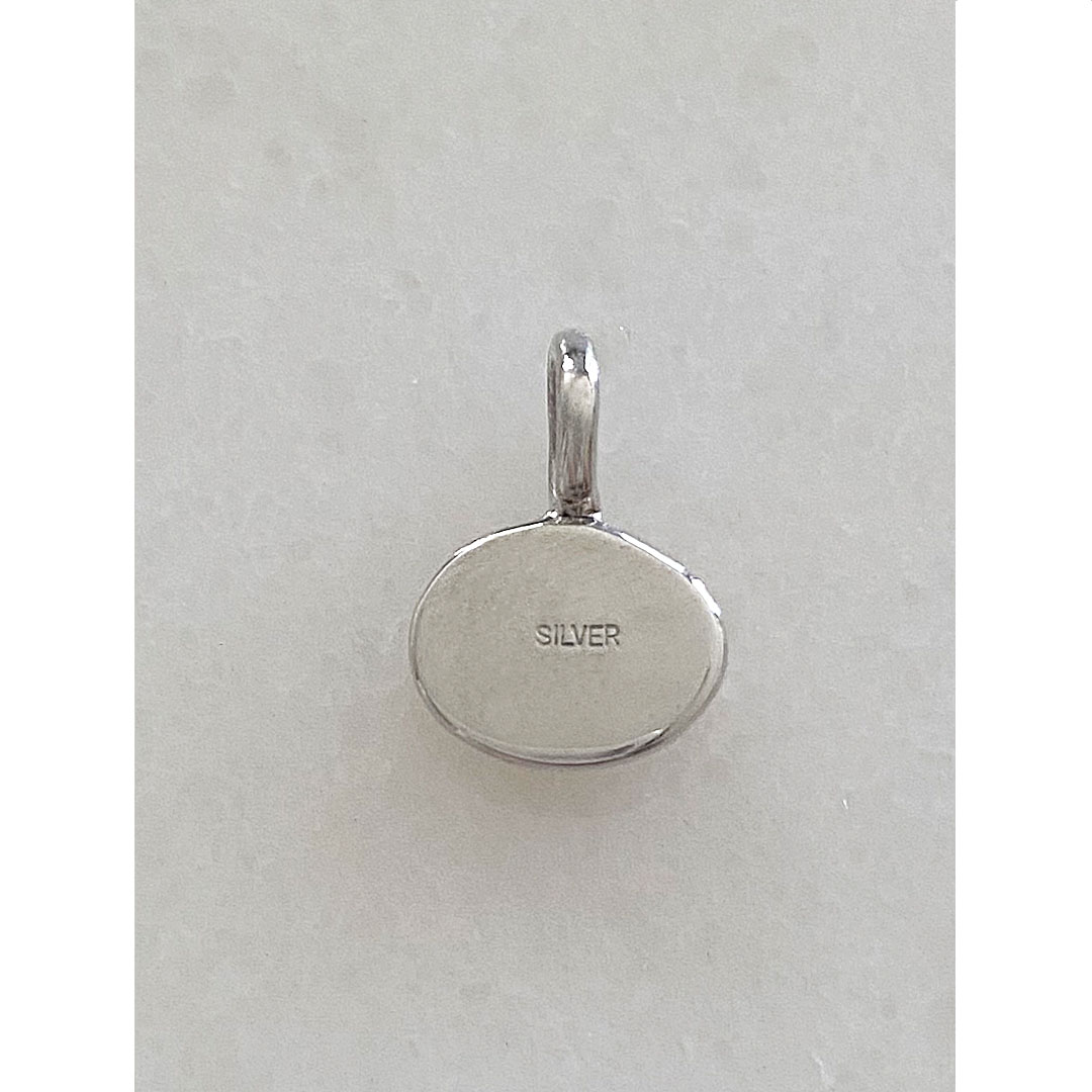 エメラルドのシルバーペンダントトップ裏面