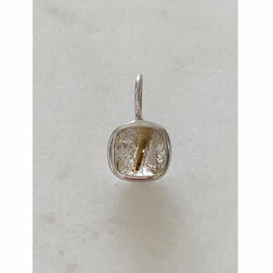 ルチルクオーツのペンダントトップ