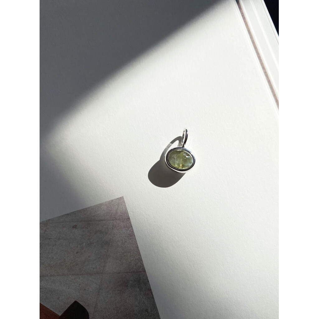 figクリソベリルキャッツアイペンダントトップ　quiet focus | 静かな判断　SV925