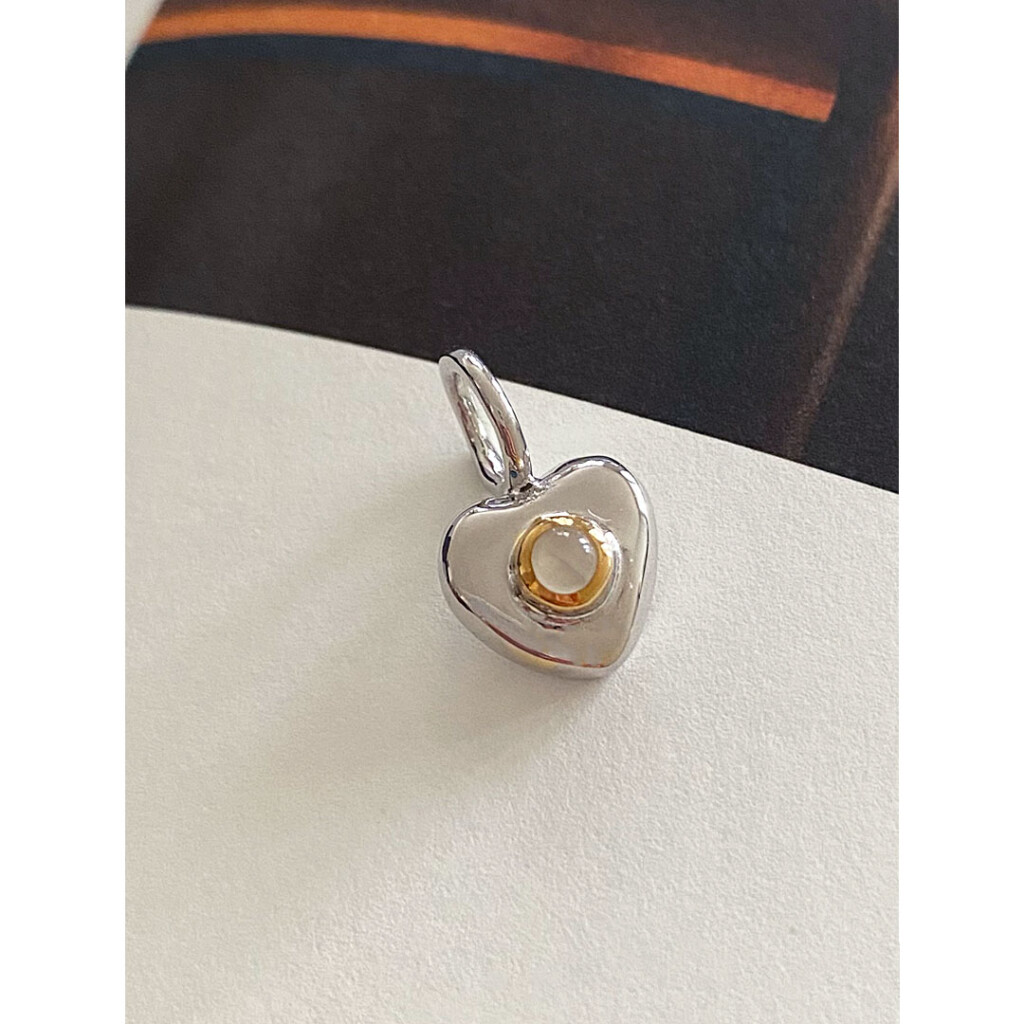 figムーンストーンとハートのペンダントトップ quiet warmth | 静かなぬくもりSV925