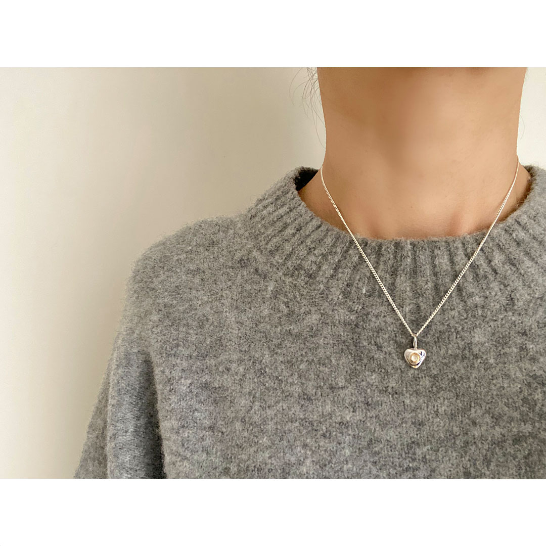 figムーンストーンとハートのペンダントトップ　SV925