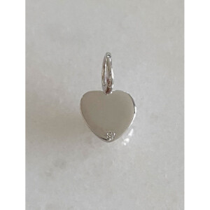 figムーンストーンとハートのペンダントトップの質感裏面　SV925