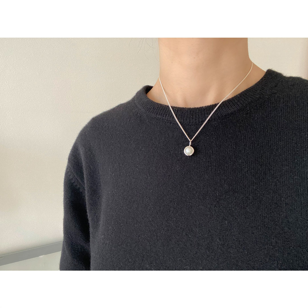figパールのペンダントトップ着用イメージ　quiet pearl やわらかな芯　　SV925