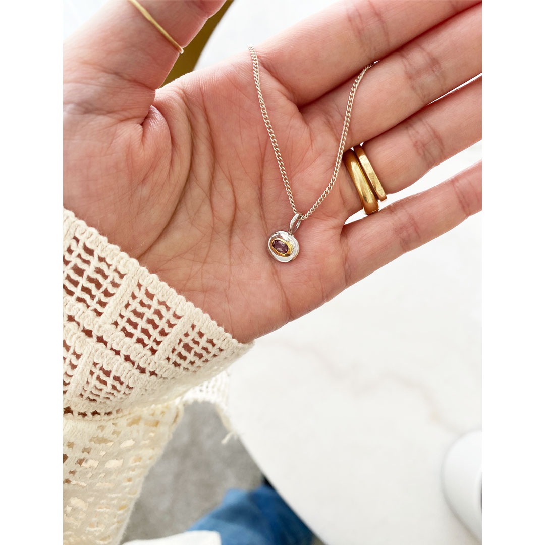 アメトリン ペンダントトップ シルバー SV925 正面 手元 小さめ 天然石 ピンク 紫 バイカラー fig